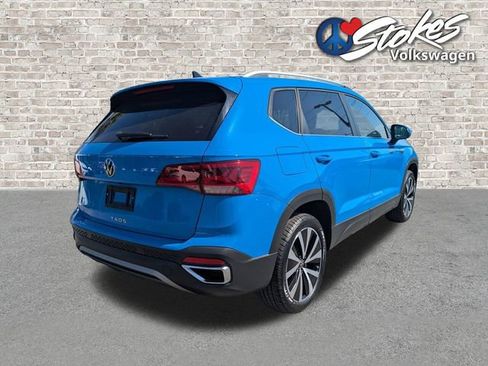 Certified 2022 Volkswagen Taos SE FWD image 4