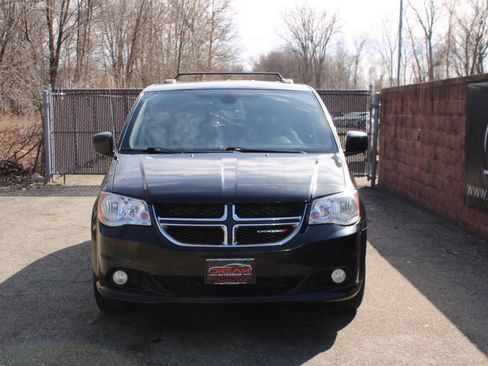 Used 2019 Dodge Grand Caravan SXT image 5