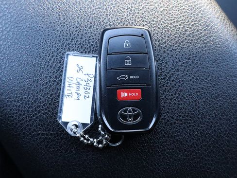 Used 2025 Toyota Camry SE image 29