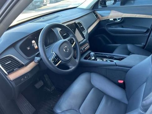 Used 2024 Volvo XC90 T8 Plus image 2
