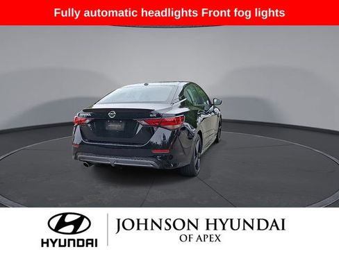 Used 2022 Nissan Sentra SR w/ SR Premium Package FWD image 8