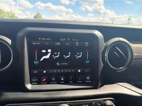Used 2021 Jeep Wrangler Unlimited Sahara w/ Cold Weather Group AWD/4WD image 21