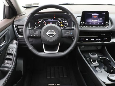 Used 2023 Nissan Rogue SV w/ SV Premium Package image 13
