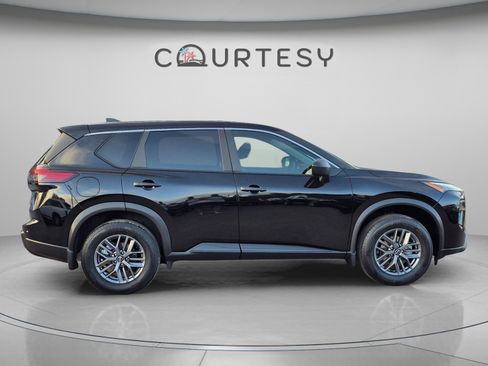 Certified 2025 Nissan Rogue S FWD image 8