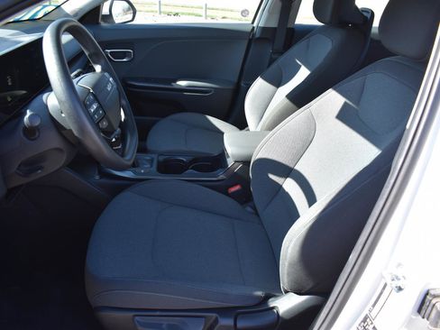 Used 2025 Kia K4 LXS image 21