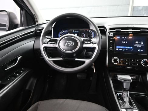 Used 2022 Hyundai Tucson SE image 13
