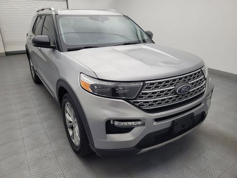Used 2021 Ford Explorer Limited w/ Equipment Group 301A AWD/4WD image 13