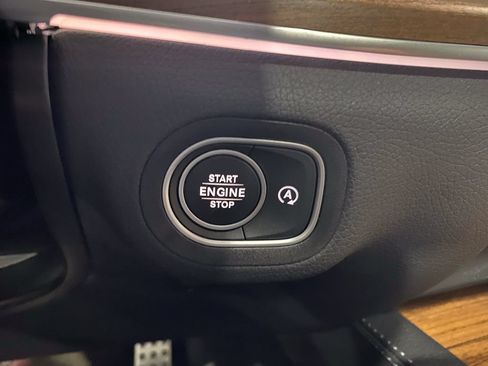 Used 2025 Mercedes-Benz GLS 450 4MATIC w/ AMG Line Exterior image 13