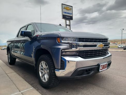 Used 2021 Chevrolet Silverado 1500 LT w/ Z71 Off-Road Package image 2
