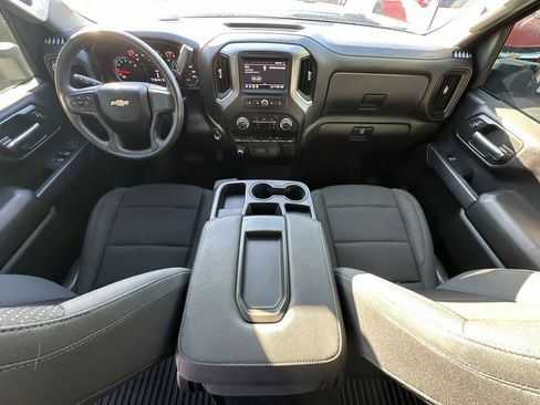 Used 2024 Chevrolet Silverado 2500 Custom image 18