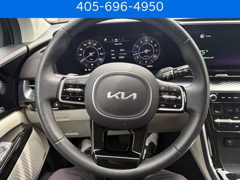Used 2022 Kia Carnival SX Prestige FWD image 18