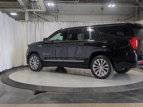 Used 2023 GMC Yukon XL Denali AWD/4WD image 6