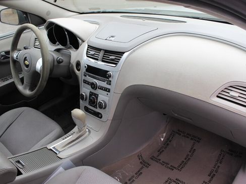 Used 2010 Chevrolet Malibu LS FWD image 15
