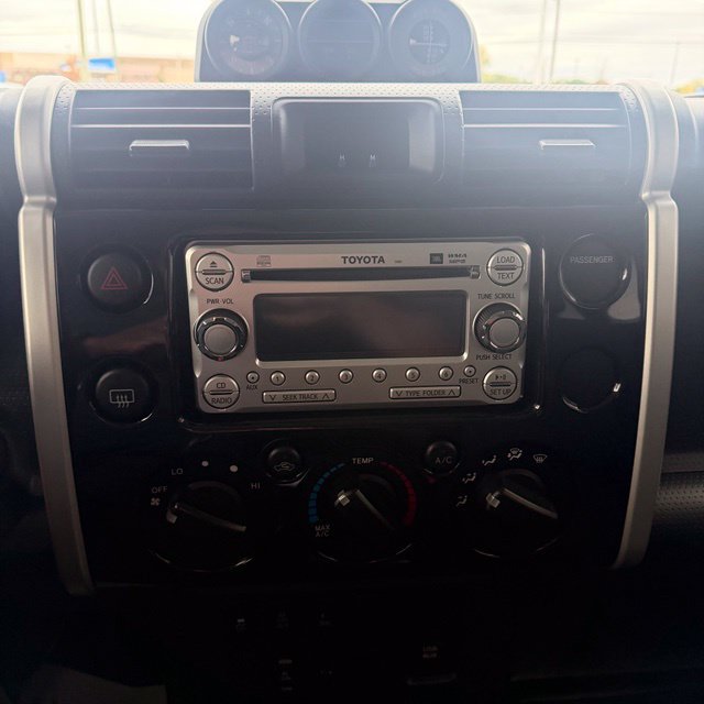 Used 2014 Toyota FJ Cruiser 4WD w/ Upgrade Package image 11