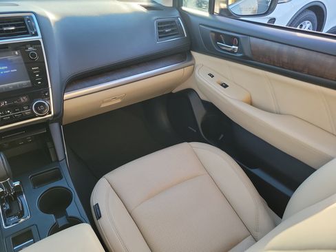 Used 2018 Subaru Outback 2.5i Limited image 16