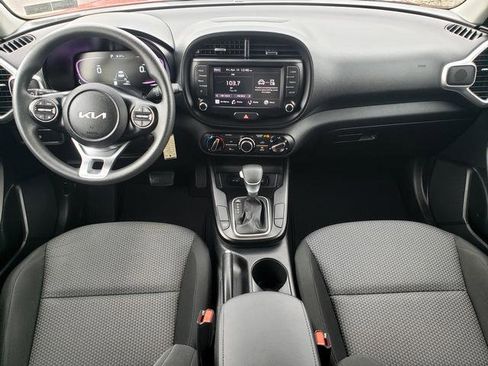 Certified 2023 Kia Soul LX w/ LX Technology Package FWD image 15