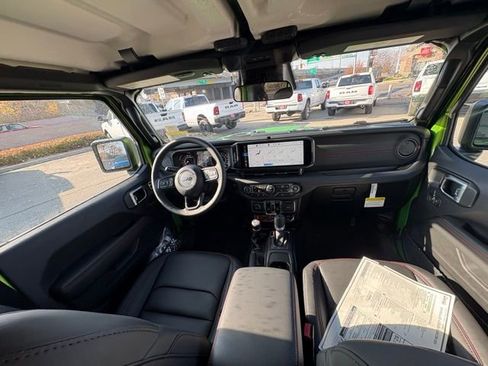 New 2026 Jeep Wrangler Unlimited Rubicon AWD/4WD image 28