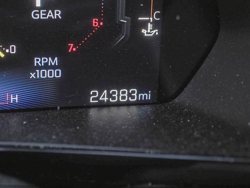 Used 2024 Chevrolet Colorado LT w/ LT Convenience Package AWD/4WD image 12