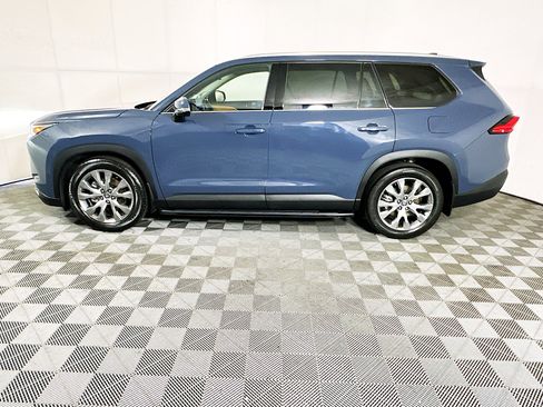 Used 2024 Toyota Grand Highlander FWD image 6