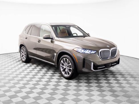 Certified 2025 BMW X5 xDrive40i w/ Premium Package image 7