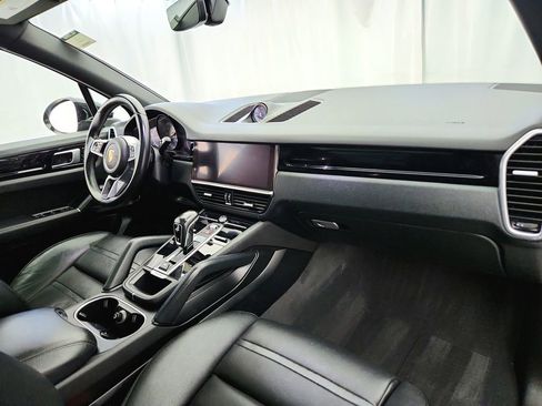 Used 2020 Porsche Cayenne AWD/4WD image 28