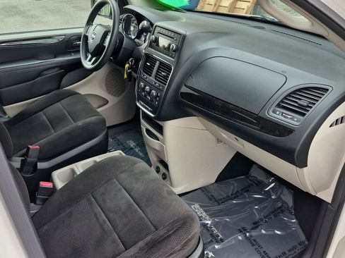 Used 2013 Dodge Grand Caravan SE FWD image 26