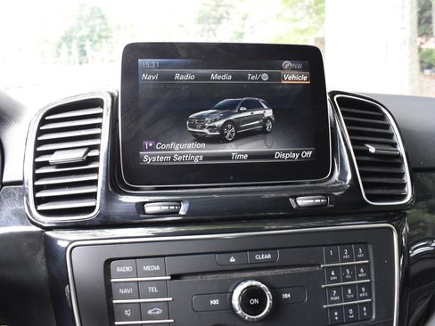 Used 2017 Mercedes-Benz GLE 350 w/ Premium 1 Package image 35