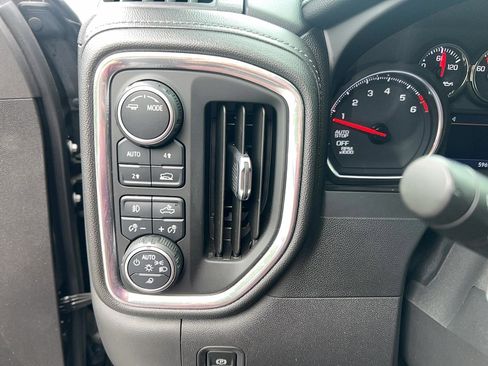 Used 2020 Chevrolet Silverado 1500 LTZ AWD/4WD image 14