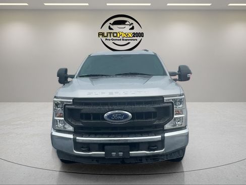 Used 2020 Ford F250 XL w/ Power Equipment Group RWD image 2