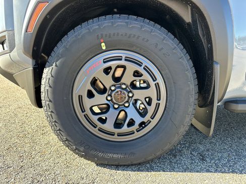 New 2026 Nissan Frontier Pro-X w/ Pro-X Convenience Package RWD image 11