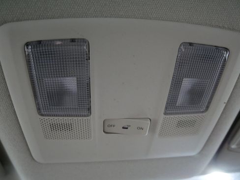 Used 2014 MAZDA MAZDA3 i Touring image 32