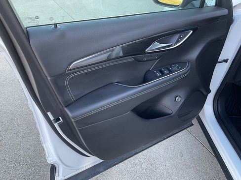 Used 2021 Buick Envision Essence image 11
