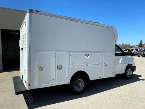 Used 2016 Chevrolet Express 3500 RWD image 5