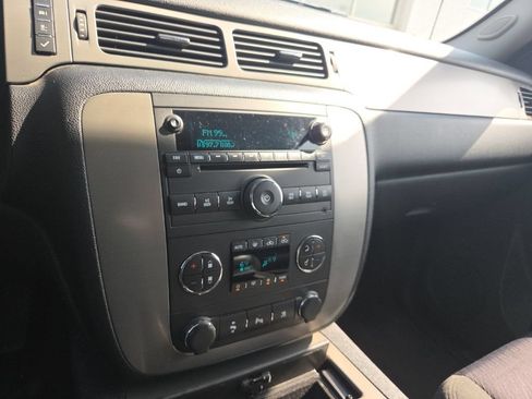 Used 2010 GMC Sierra 1500 SLE w/ All-Terrain Package AWD/4WD image 18
