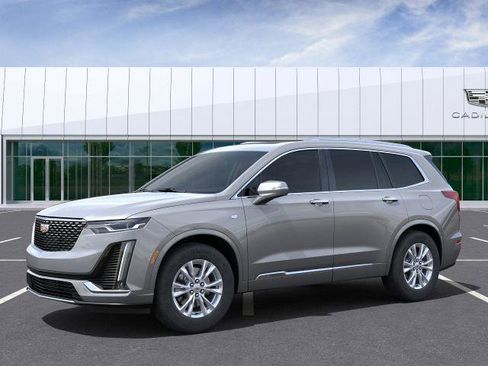 New 2025 Cadillac XT6 Luxury image 2