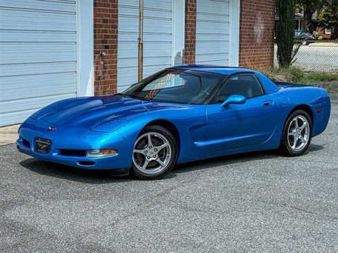 Used 1999 Chevrolet Corvette Coupe w/ Lighting Pkg RWD image 8