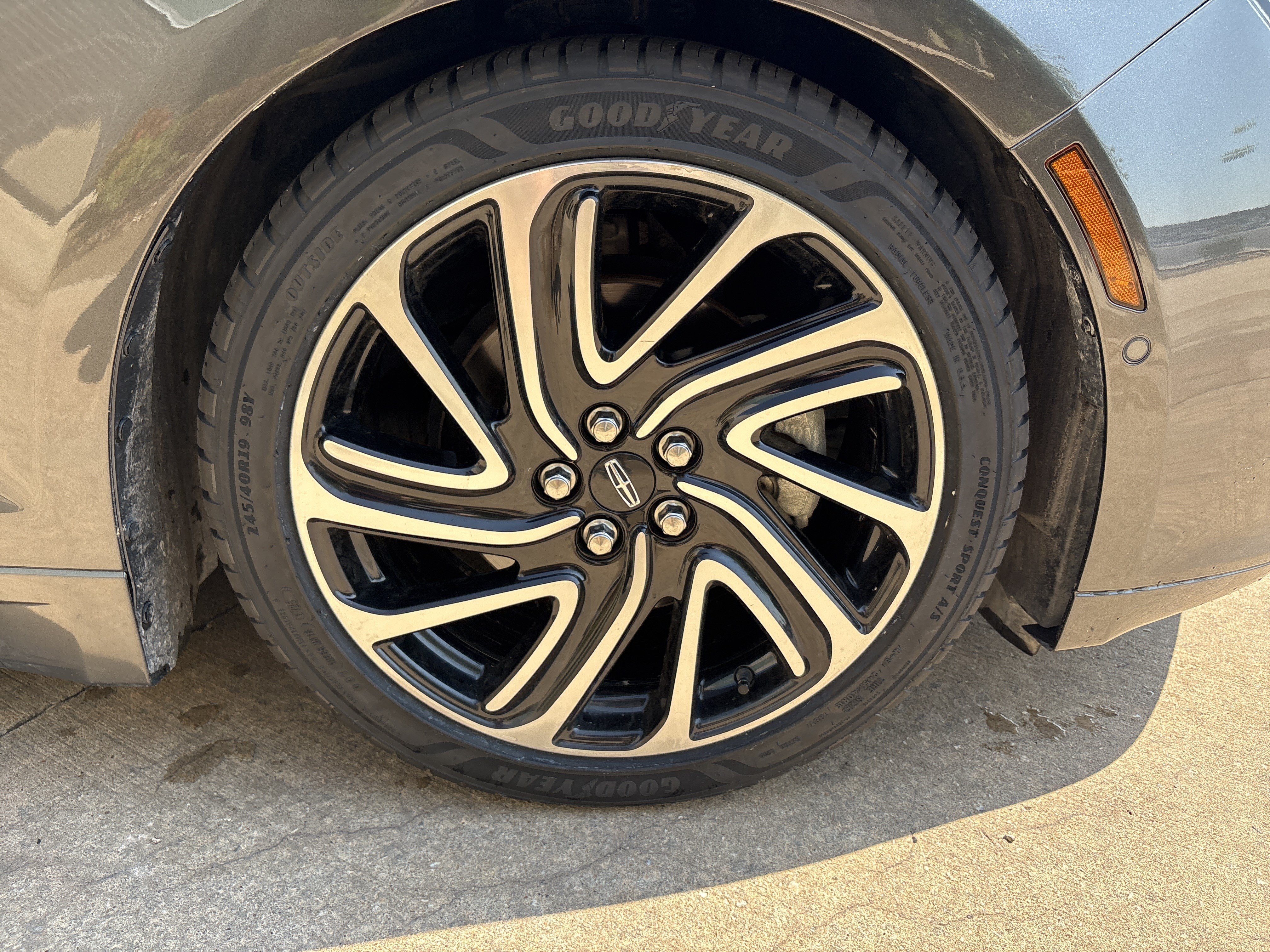 Used 2020 Lincoln MKZ Reserve w/ Luxury Package AWD/4WD image 13