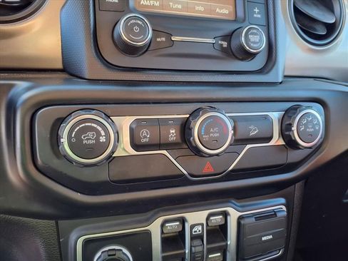 Used 2019 Jeep Wrangler Unlimited Sport S image 7