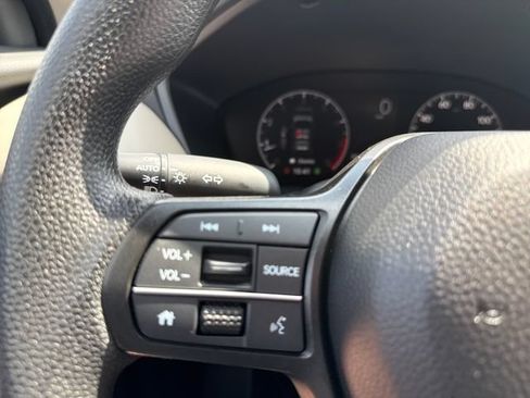 Certified 2025 Honda HR-V LX image 24
