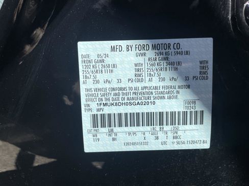 Used 2025 Ford Explorer Active AWD/4WD image 38