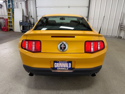 Used 2012 Ford Mustang Coupe w/ V6 Performance Pkg RWD image 19