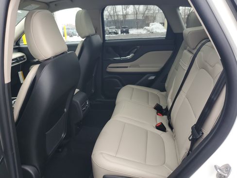 New 2026 Lincoln Corsair Premiere image 24