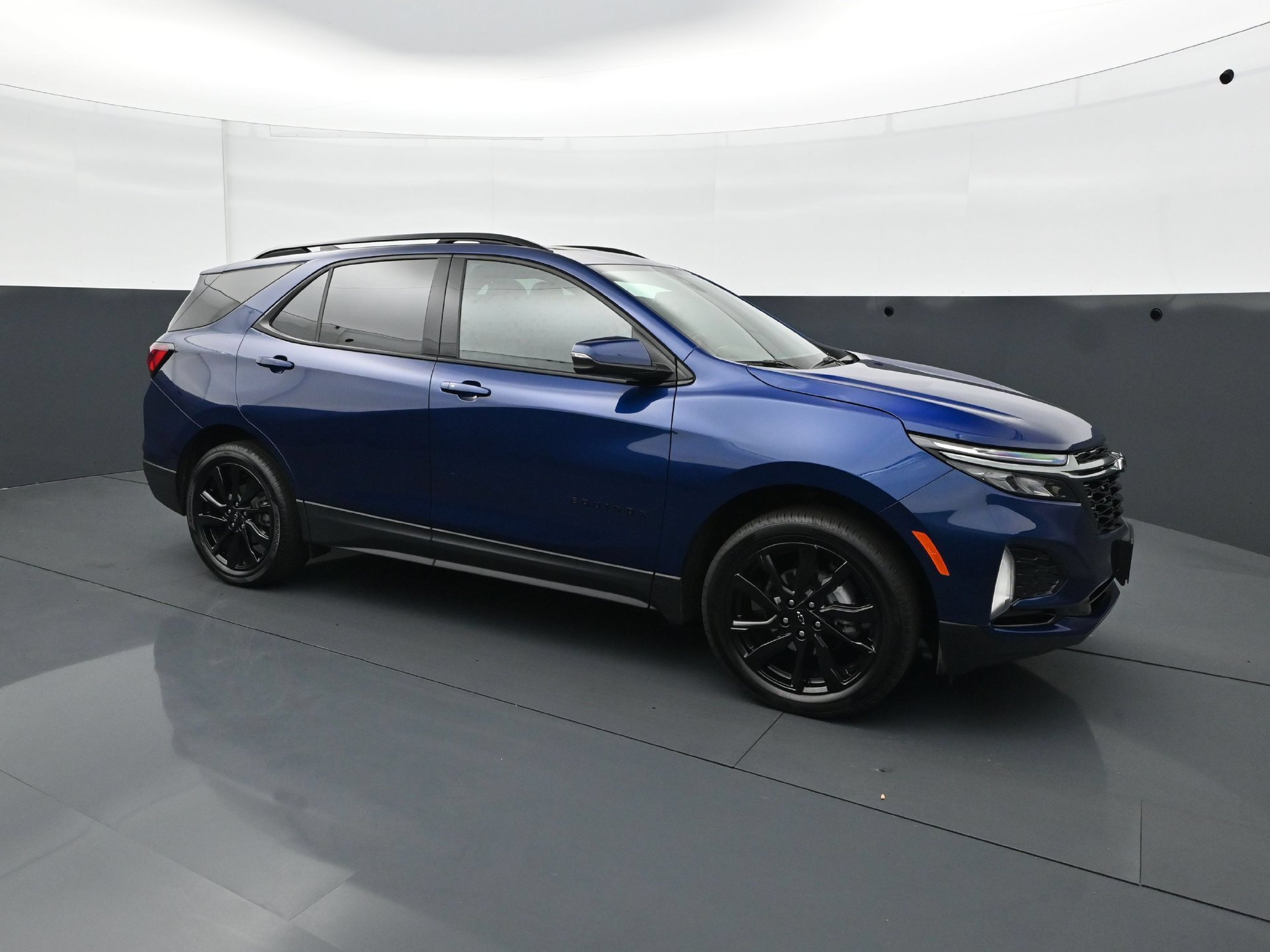 Used 2022 Chevrolet Equinox RS w/ RS Leather Package AWD/4WD image 9