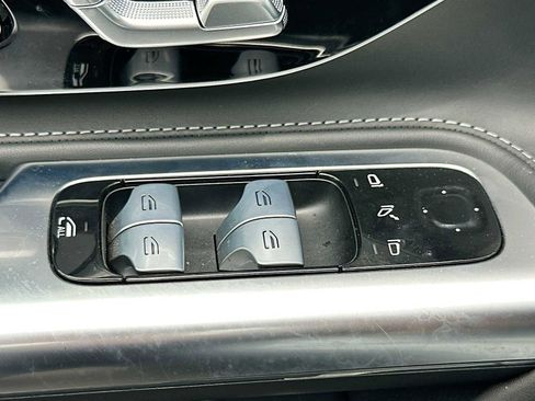 Used 2022 Mercedes-Benz SL 55 AMG 4MATIC image 18