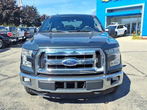 Used 2015 Ford F150 XLT image 2