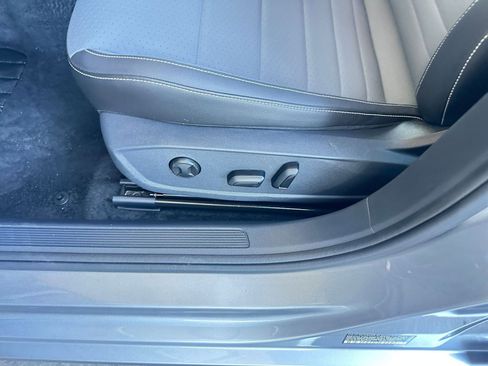 Used 2025 Volkswagen Jetta SE image 23