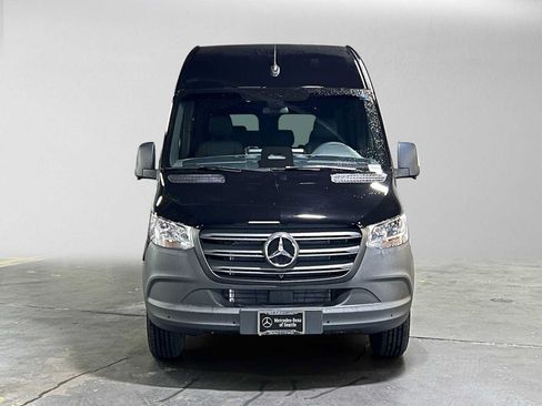 Used 2025 Mercedes-Benz Sprinter 2500 image 8