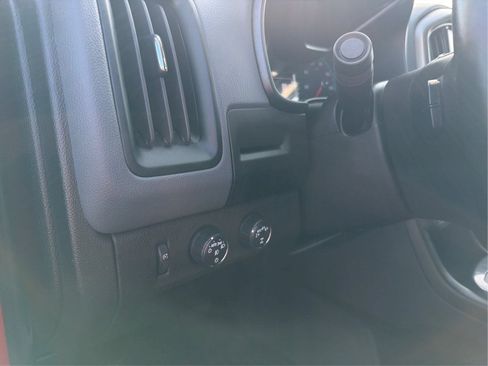Used 2018 Chevrolet Colorado Z71 AWD/4WD image 19