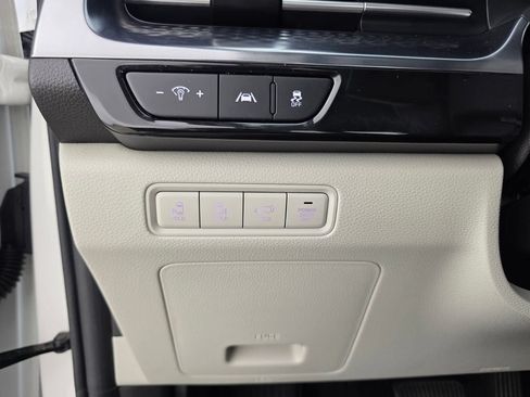 Used 2022 Kia Carnival SX Prestige FWD image 26