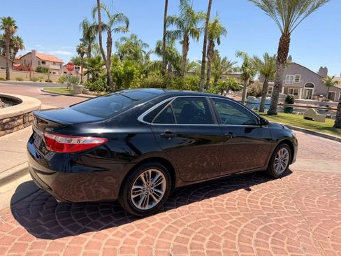 Used 2017 Toyota Camry SE FWD image 8